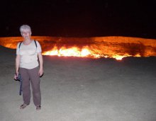 Porte de l'enfer la nuit